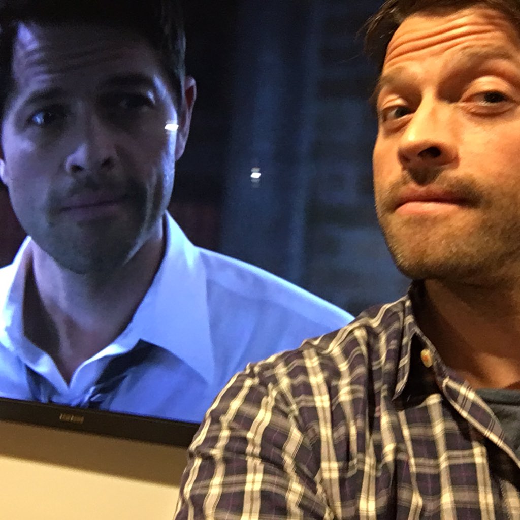 mishacollins's tweet photo. #Supernatural's on! In this ep, I play Lucifer occupying Jimmy's vessel pretending to be Cas to trick Dean! #simple! https://t.co/ipicxsrzHl