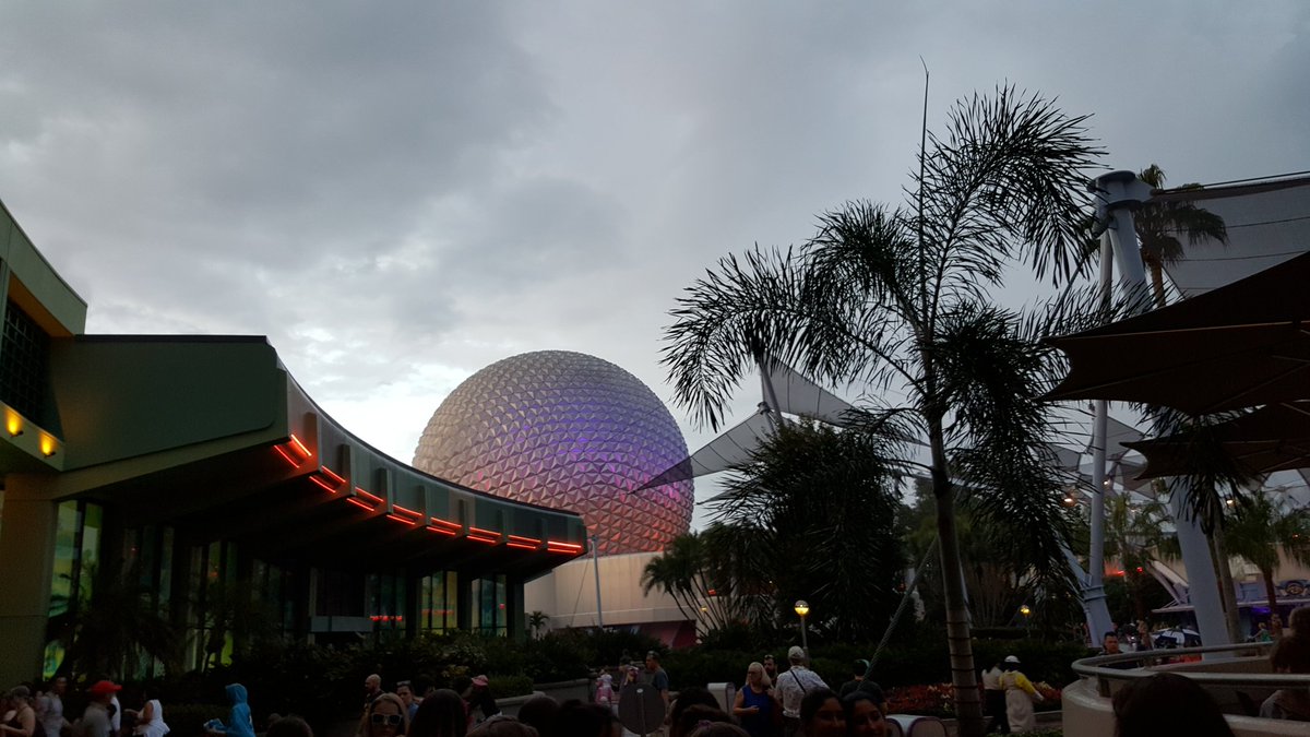 soldeenis's tweet image. Necesito esto #DisneyConFuntime