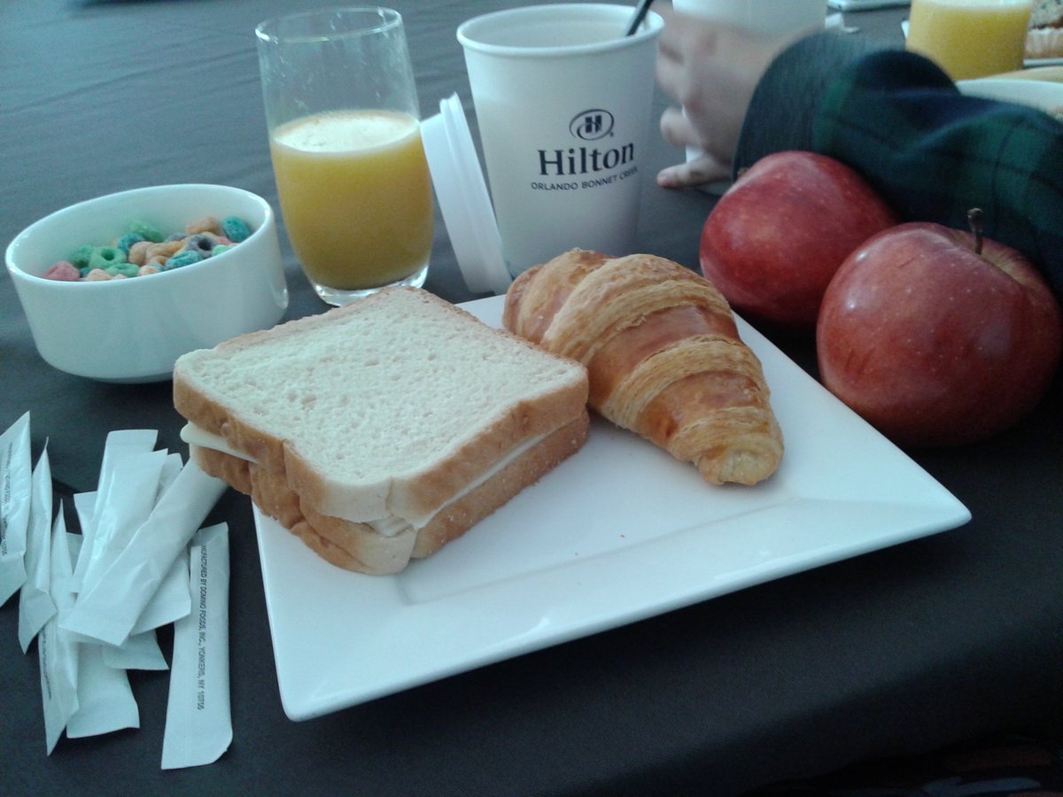 soldeenis's tweet image. Esto también #DisneyConFuntime