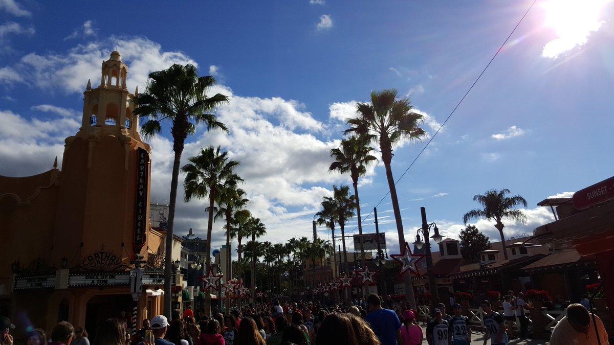 soldeenis's tweet image. Esto también #DisneyConFuntime