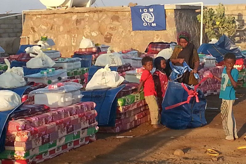 UNmigration's tweet image. IOM delivered 720 shelter &amp;amp; non-food relief kits to residents fleeing #Yemen’s Taizz City ow.ly/XCAOH