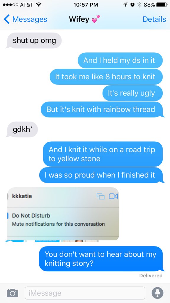 katiebaetie's tweet image. When I try to tell @lilmisspia my childhood stories 😂 #hellacold