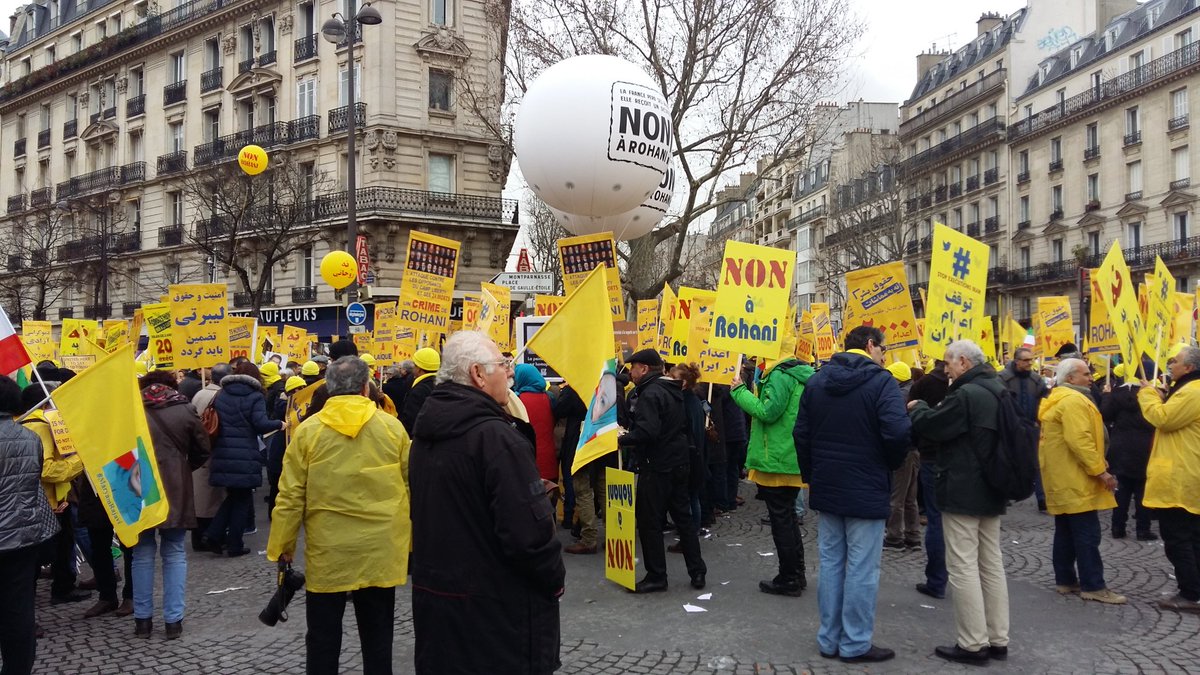 boghche's tweet photo. #No2Rohani #Paris manifestations #iran #Iraq #CampLiberty #Syria #Yemen #dkpol2015 #womensrights #StopExecutionsIran https://t.co/yszEX1uJIh