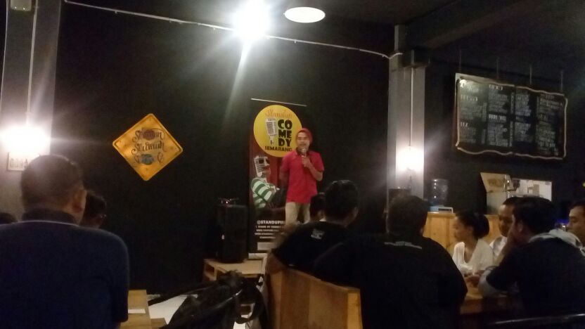 Next comic is kita #openmic <a href="/parlour_smg/">PARLOUR Coffeespot</a>