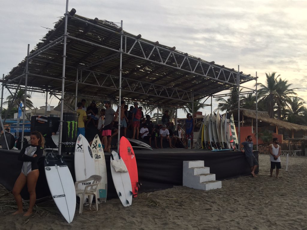 MonsterEnergyMx's tweet photo. Bienvenidos al 1er día de competencia del @Acapulco_Pro #Bonfil ya estamos listos para energizar el torneo! https://t.co/KZjdokneGp