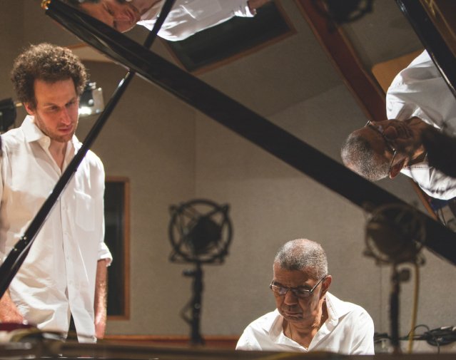 France Inter (@franceinter) on Twitter photo Le batteur <a href="/DeJohnetteMusic/">Jack DeJohnette</a> revient au piano grâce au nouveau label <a href="/Newvelle/">Newvelle Records</a> ► bit.ly/label_Newwelle <a href="/Anne_A09/">Anne Audigier</a> Le batteur <a href="/DeJohnetteMusic/">Jack DeJohnette</a> revient au piano grâce au nouveau label <a href="/Newvelle/">Newvelle Records</a> ► bit.ly/label_Newwelle <a href="/Anne_A09/">Anne Audigier</a>