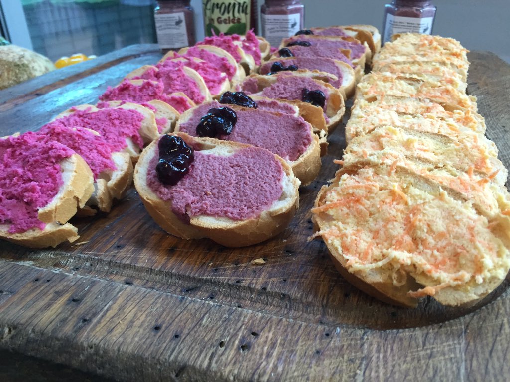 IHKPotsdam's tweet photo. Bei uns dreht sich heute alles nur ums Essen: #promofood - wir holen die grüne Woche nach Potsdam https://t.co/zfUbQiqb4y