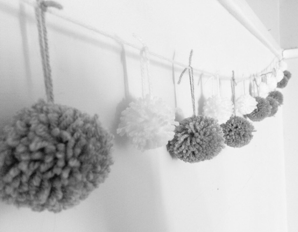 MummiiCrafts's tweet photo. Another day another pom pom! All available to order, just DM me.  #homemade #homeware #decor #pompom #craft https://t.co/alsVZJCBvA