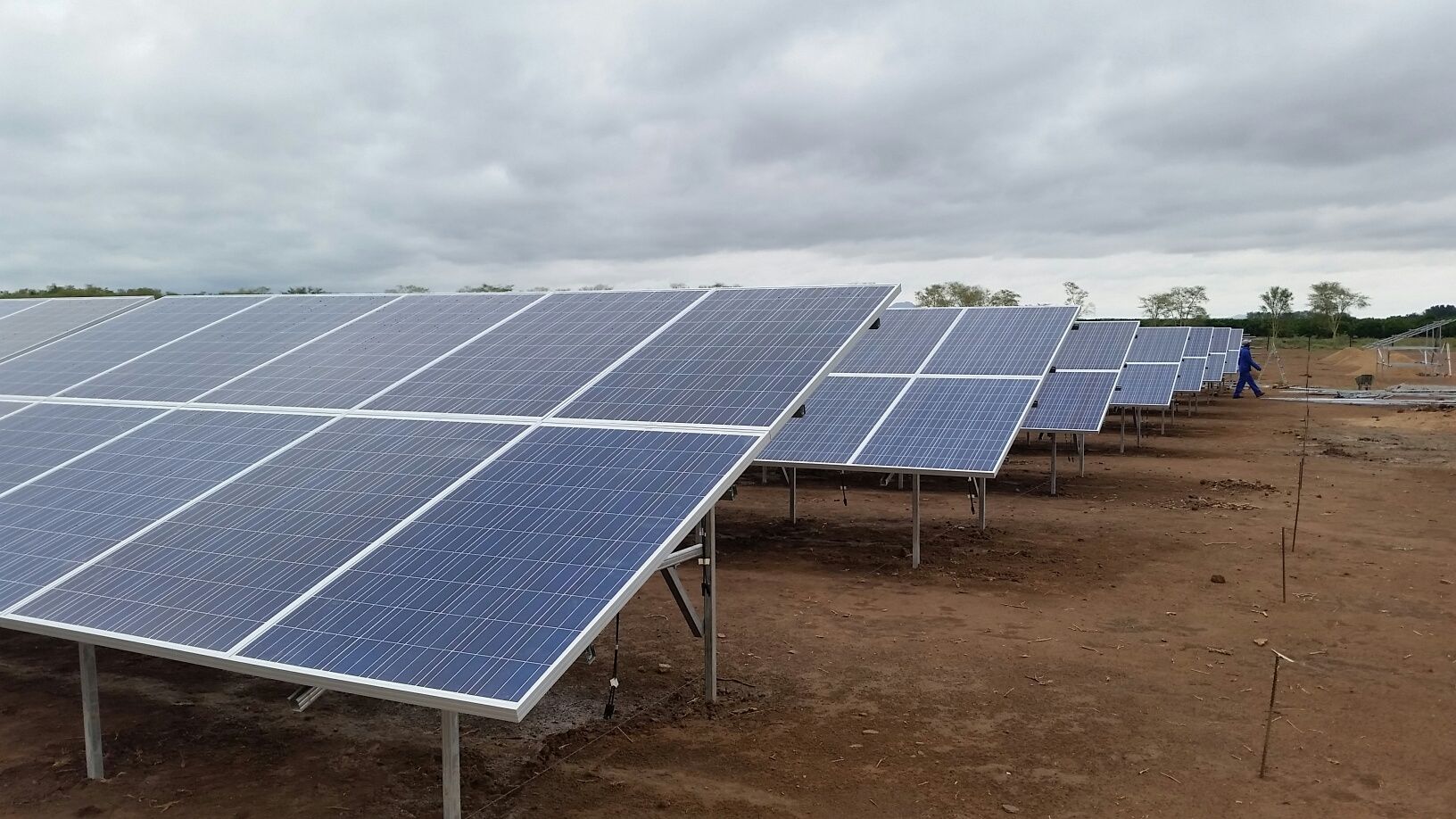 2BOG on Twitter "Zimbabwe's first privately funded solar farm has 700