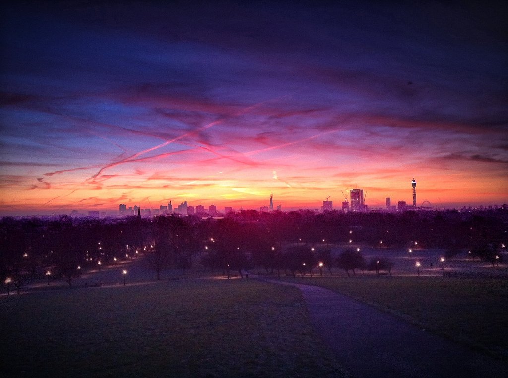 Camdencoffee's tweet image. Enjoy a stunning #sunset on Primrose Hill, Regents Park #London tonight!