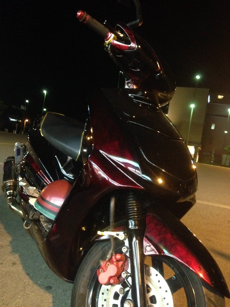 nobu00652's tweet photo. シグナス売ります
大阪からです
ボアアップ156cc
改造点多すぎて載せきれないのでDM来てくれたら送ります
改造費50万以上かかってます
最高速度120キロ確認済みです
セッティングが若干ずれてます。
乗るのに支障ありません https://t.co/dYaoTmUsu5