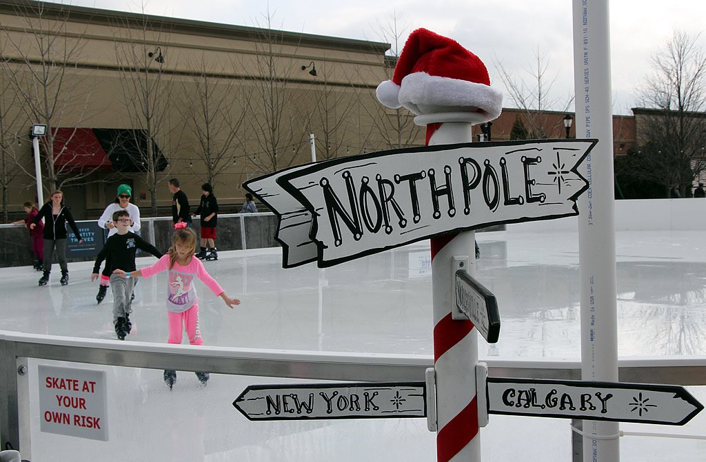 AroundIndy's tweet photo. #Indy 1/28/16: Public Outdoor Ice Skating @therinkhtc (ends Jan 31). https://t.co/cA6vS9Apk9 #Noblesville #Indiana https://t.co/oLaQM5lT9j
