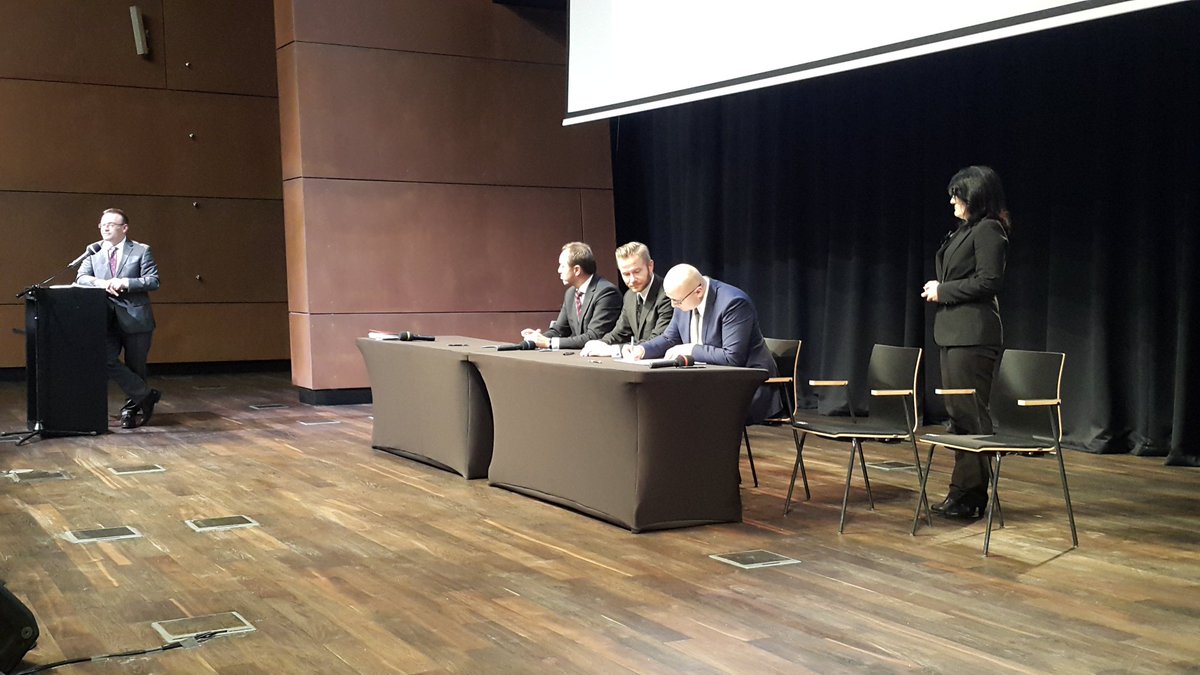Interizon's tweet photo. #now @pszleter representing @Interizon signing Smart Specialisation agreement @EUinPL @MR_GOV_PL @gdansk @BS_Poland https://t.co/x10ksPyJwy