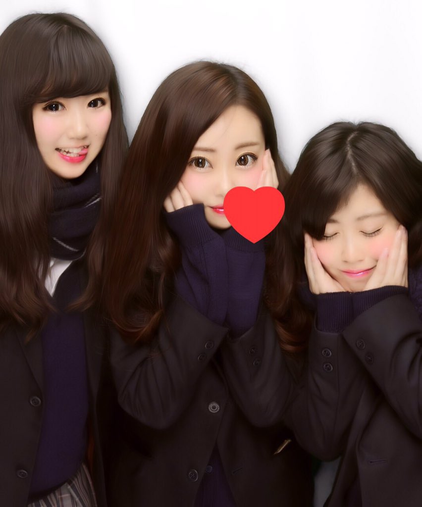 pikaridayooo's tweet photo. みさきとくみとボーリングして
ずっとしゃべってる〜🗣 https://t.co/nMZTFoDAvI