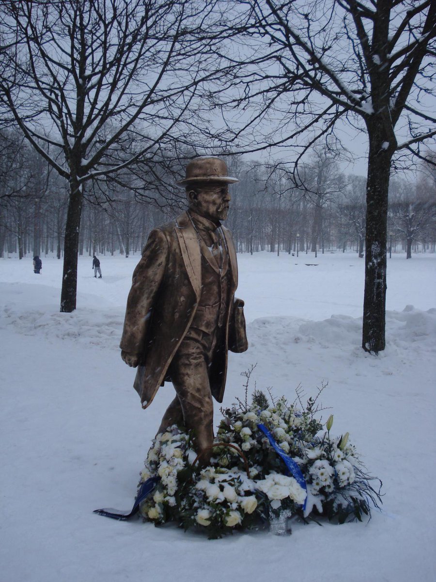 Памятник Яану Поска в Кадриорге 24.01.2016
#Eesti #Estonia #Эстония #Tallinn #Таллинн #EstonianLife