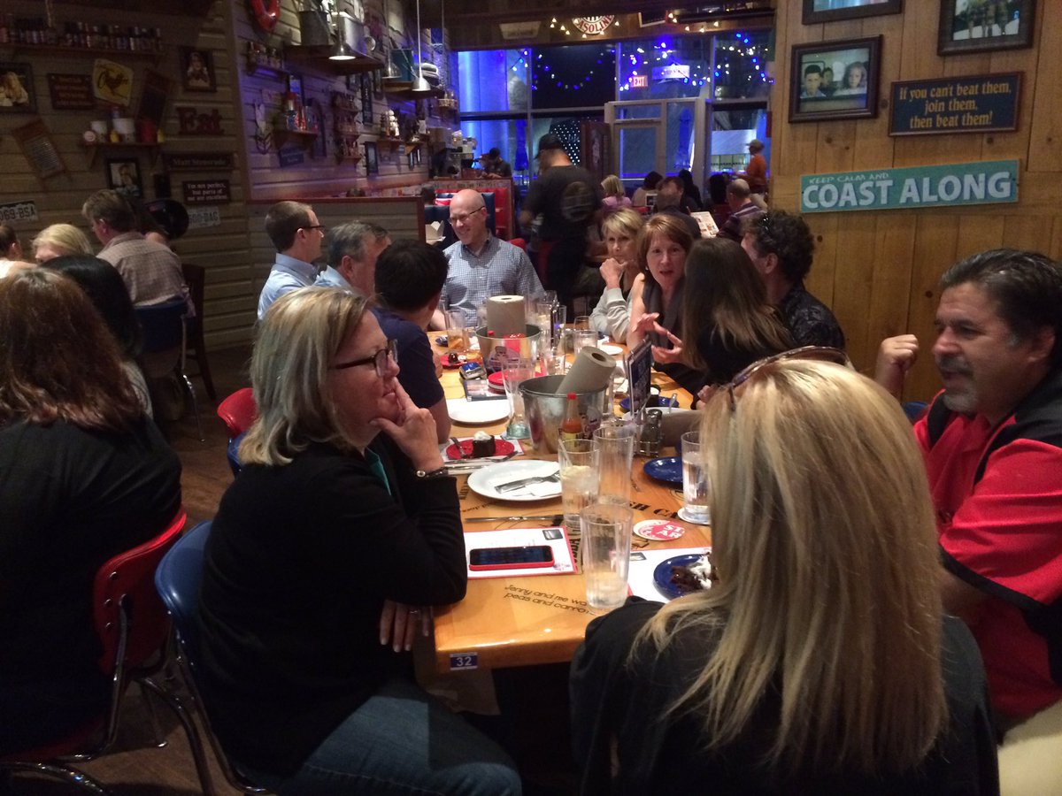 grillinwt's tweet image. Chapter leaders networking and sharing information at Western Region Leadership Meeting in Vegas #cpcu17