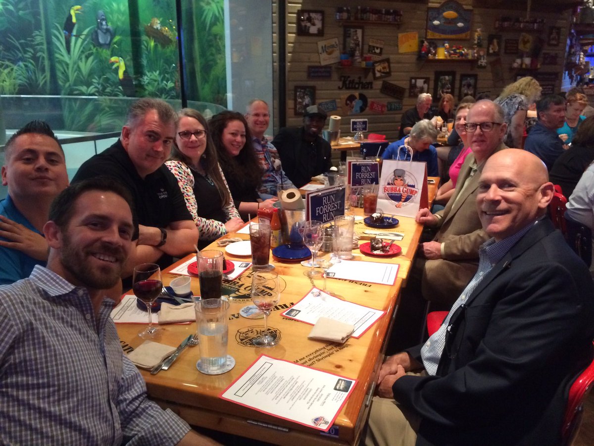 grillinwt's tweet image. Chapter leaders networking and sharing information at Western Region Leadership Meeting in Vegas #cpcu17