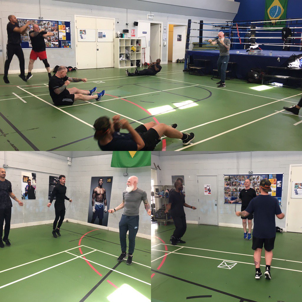 BoxingAwards's tweet image. #boxingawards #padworkcourse also #skipping #drills &amp;amp; #boxingspecific #circuit #training boxingawards.co.uk 👊🏾💥