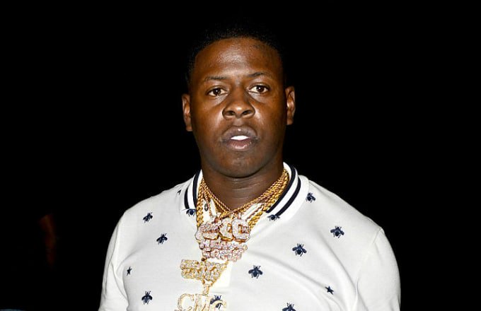 ComplexMusic's tweet image. Whoa: Blac Youngsta has turned himself in to the police over the Young Dolph shooting. trib.al/YNWFBWc