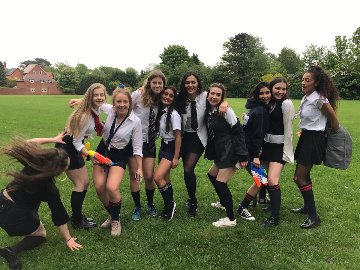 ellatriggs's tweet photo. Legit have the best friends, gonna miss them too much 💕 https://t.co/eLMiM1pbmf