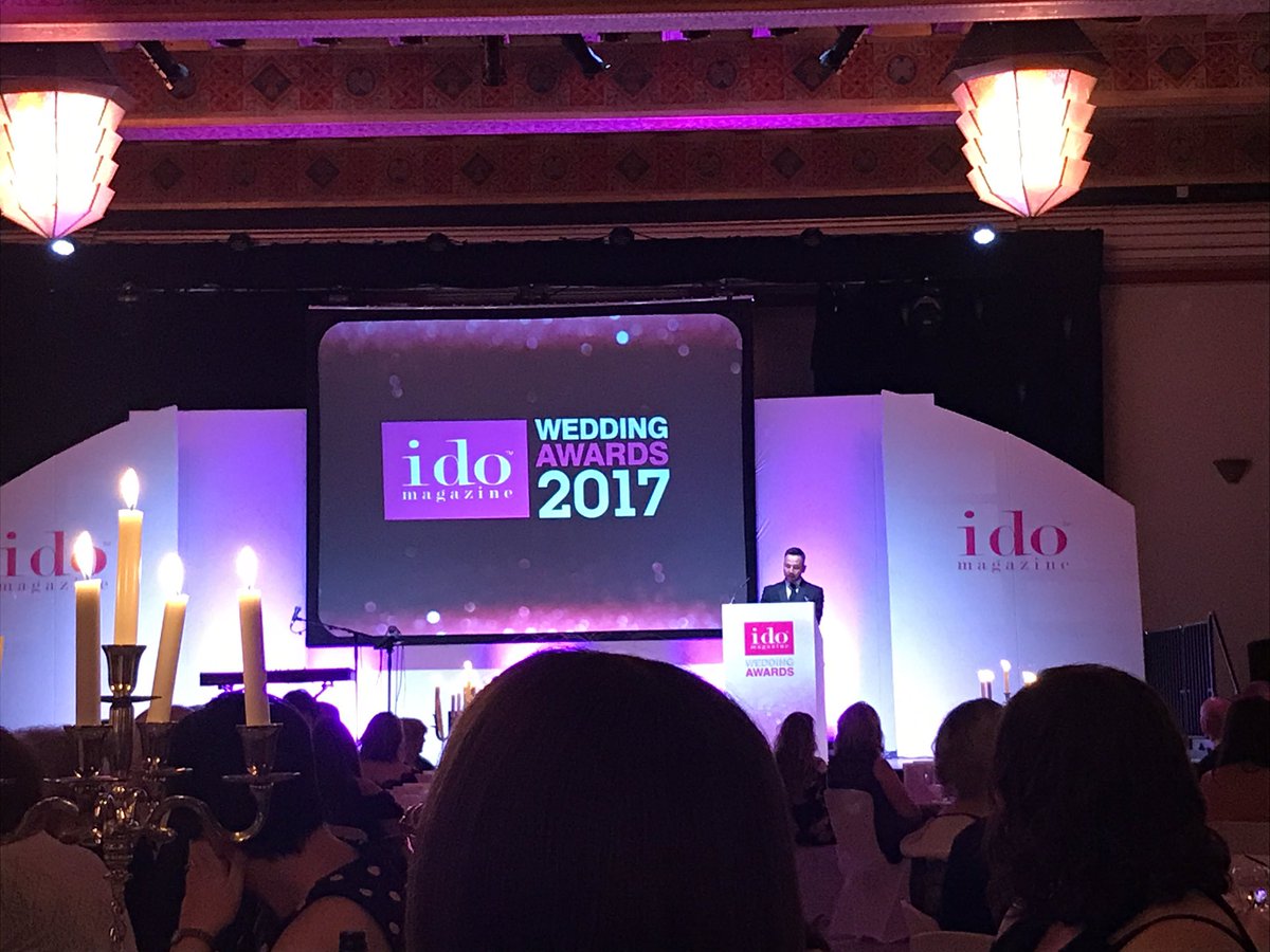frostyfraser's tweet photo. Team @YeOldeBell at the #idoawards17 https://t.co/0DuvDnHbIy