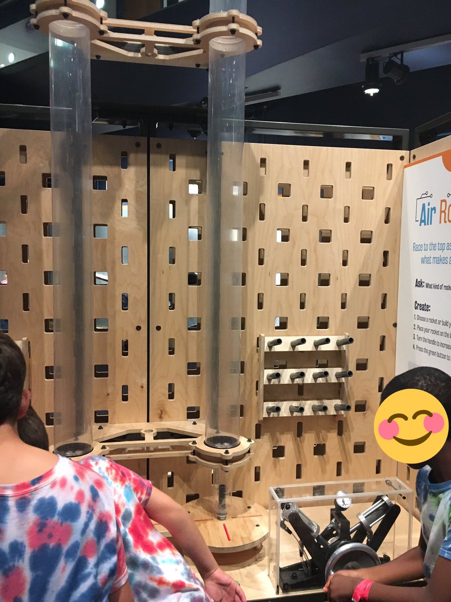 MsCrystalMills's tweet photo. 😁Orlando Science Center with the WES 3rd graders!! #whywadsworth https://t.co/A4u86y7G6G
