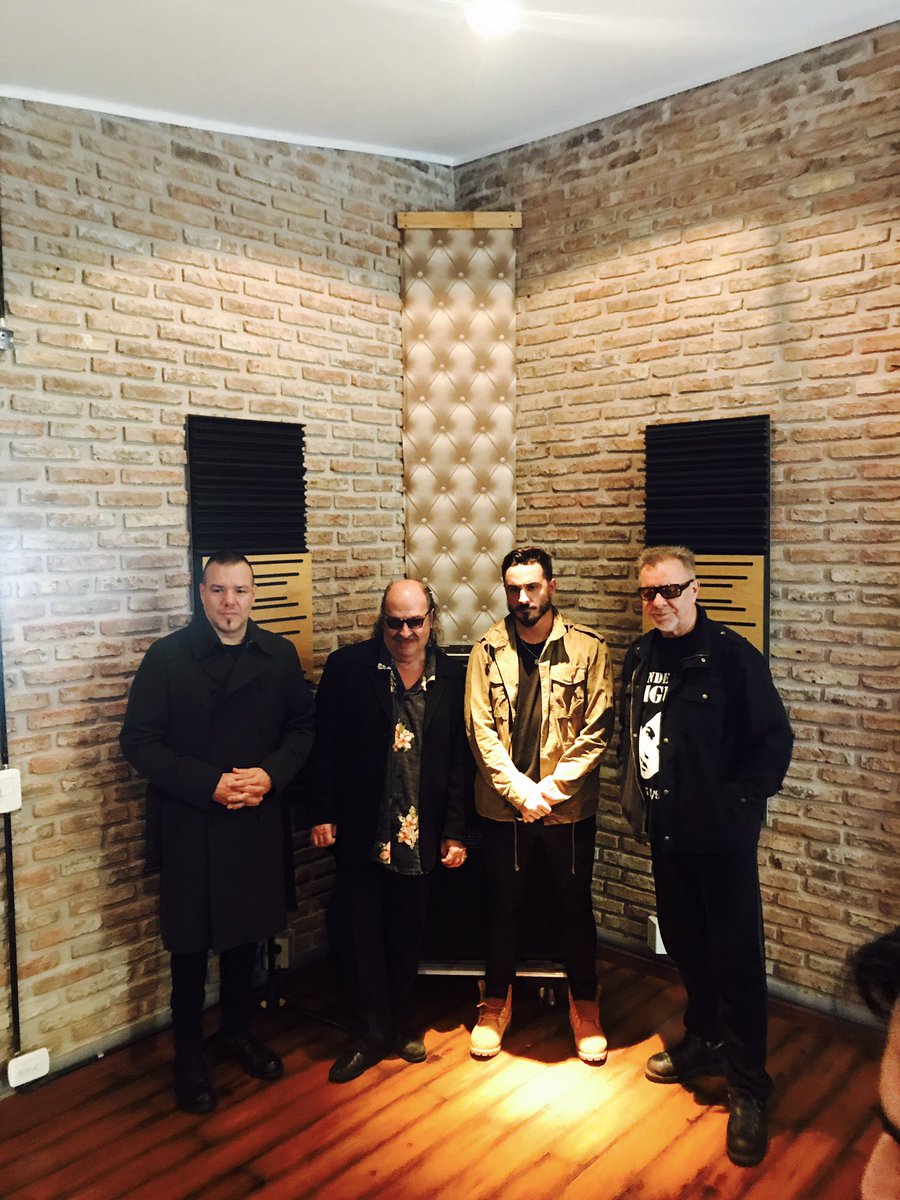 El 8 de Junio vuelve el #acusticazo! Vamos a compartir escenario con estos gigantes <a href="/GiecoLeon/">Leon Gieco</a> <a href="/LittoNebbiaOk/">Litto Nebbia</a> <a href="/saltalabanca/">Juan Pablo Reynoso</a>