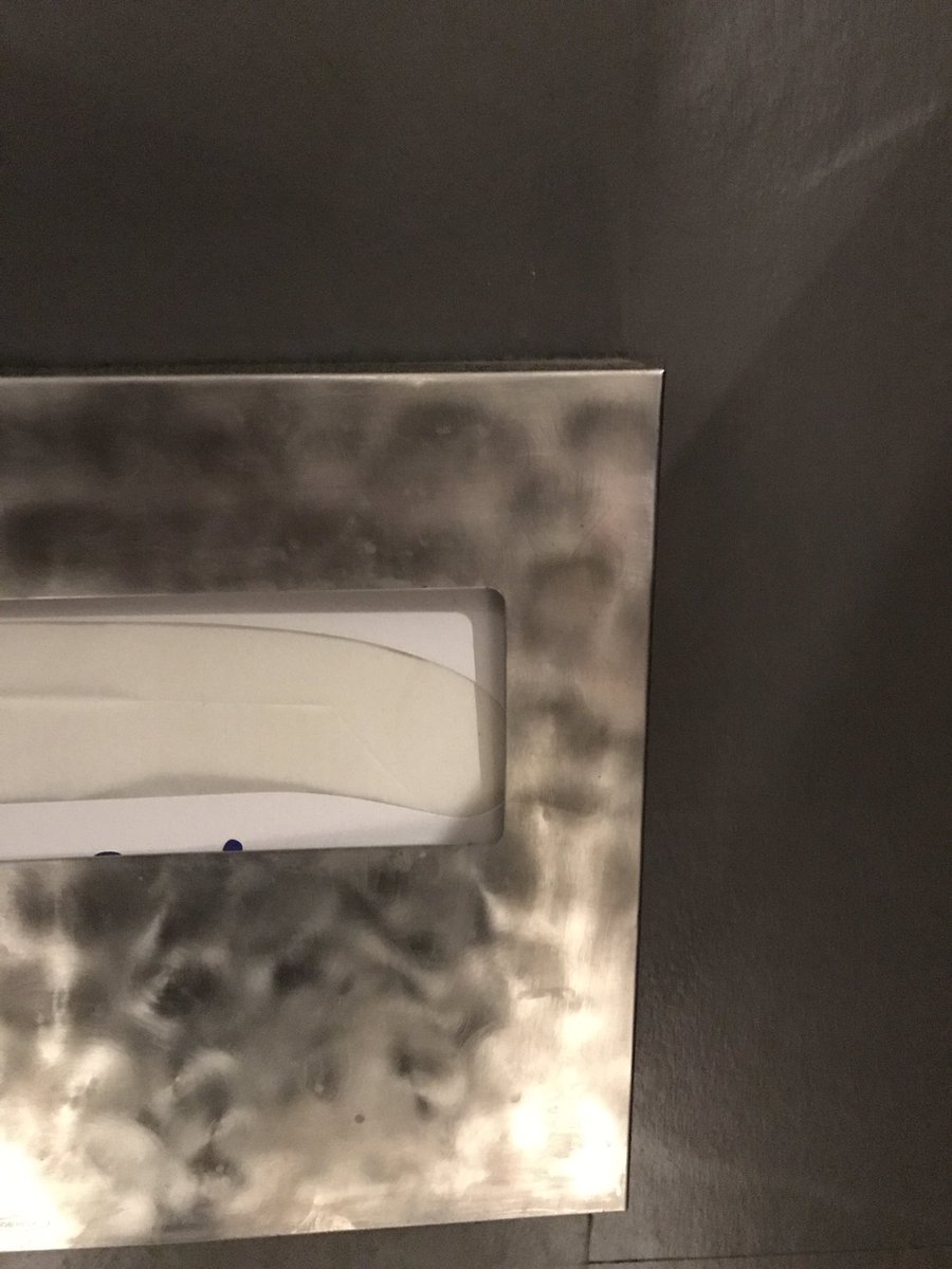 shanedawson's tweet photo. u see a demon face right? am i crazy? https://t.co/MnVCEMTeCt