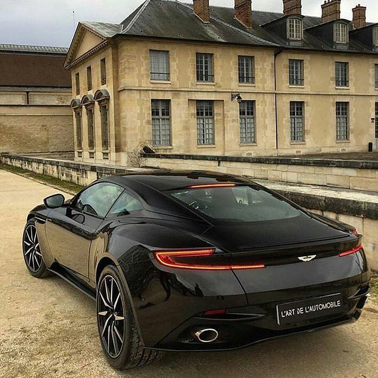 LiveDreamLife's tweet photo. Aston Martin DB 11 👌😎 #carswithoutlimits #livedreamlife https://t.co/0CtzYMnxVL https://t.co/scnfaFdfEF