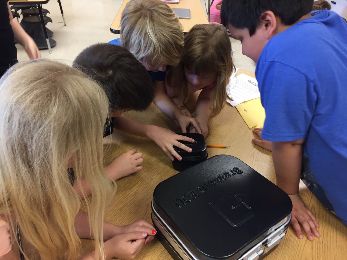 jenntratt's tweet image. Extra recess?! @jgraf36 @thardertech @MrKevinHyde @Green_Tree_247 @breakoutEDU #mathgeniuses #teamworkmakesthedreamwork