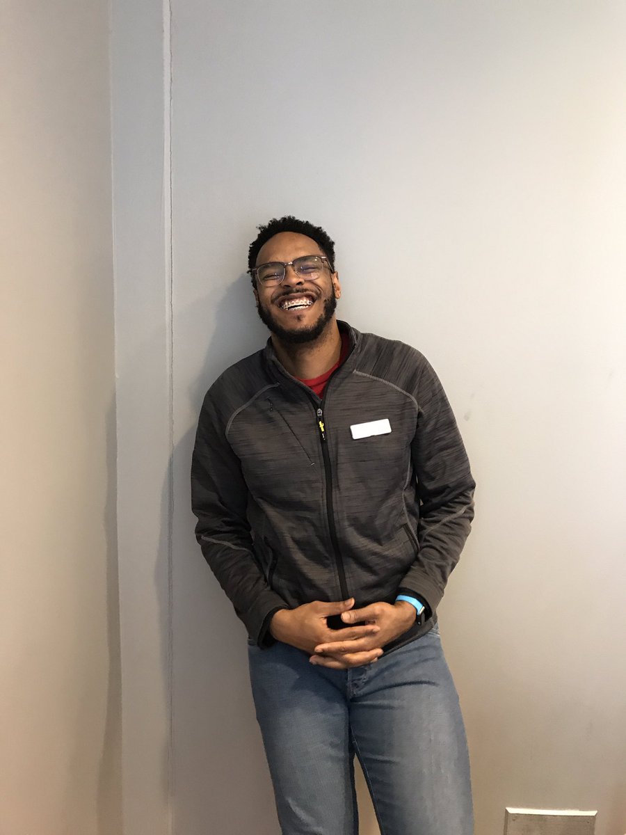 KYCLGuy's tweet photo. Mr Gazaway commits to qualifying every customer, every time! Boom! @MrBowtieSir @MKI_Champs @jbarne30 #Sprint4CL https://t.co/7w16NBdniP