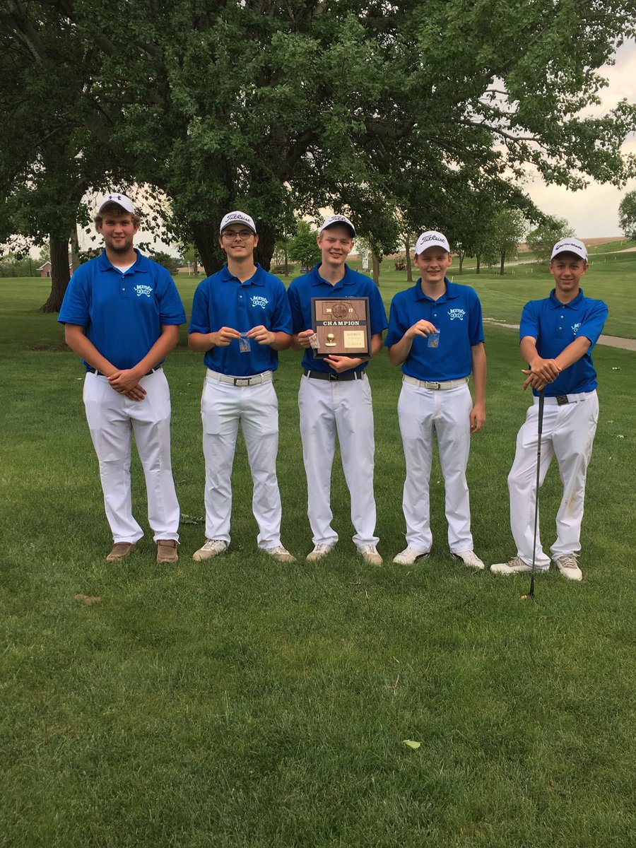 2017 B-2 District Champions with a team score of 340.