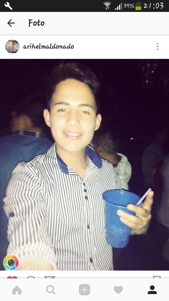 MaldonadoArihel's tweet photo. Enamorarme una y mil veces de vos♡♥♡♥ https://t.co/Ss327h8Qp8