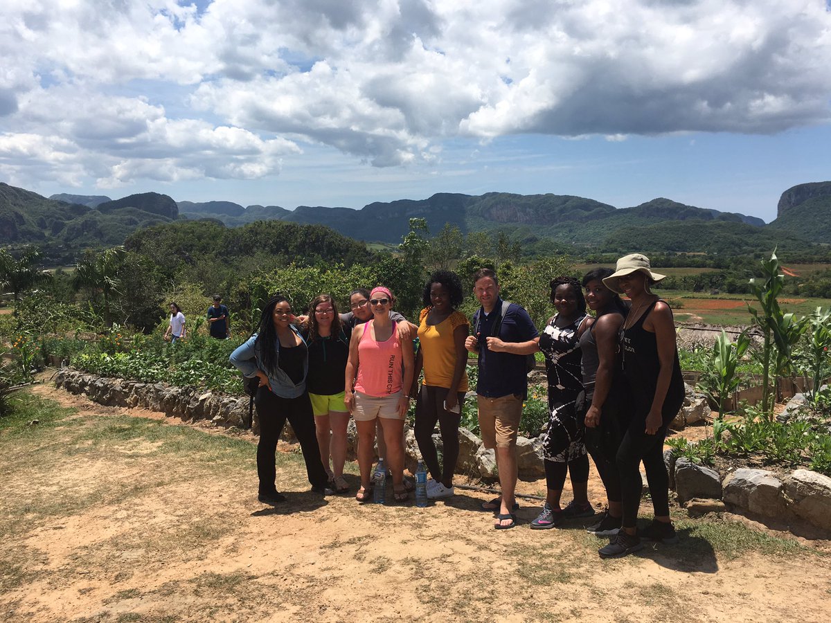 ArielBBlanton's tweet photo. Clayton State Biology students enjoying study abroad in Cuba! @ClaytonState @CSUBiologyDept https://t.co/FPgWTR7j8o
