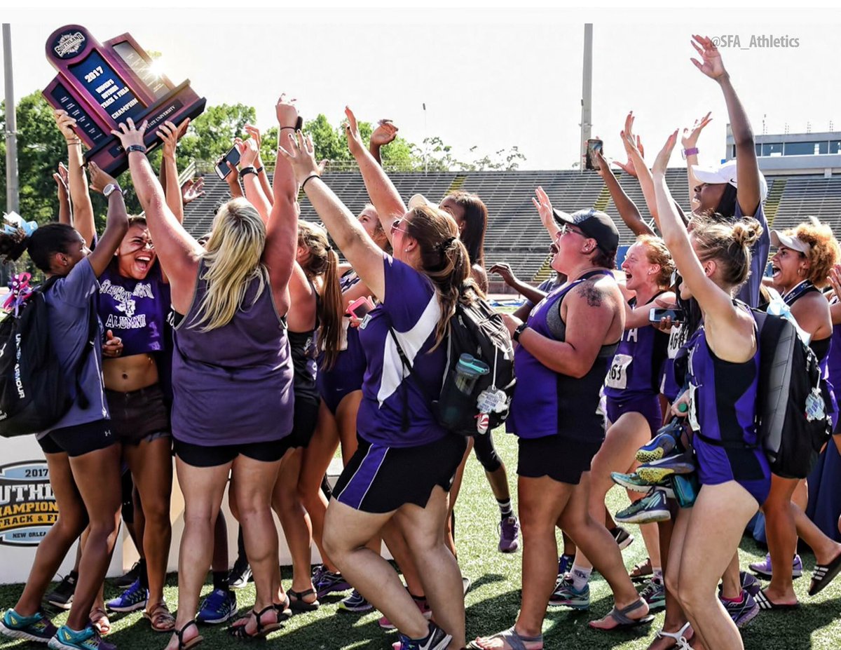 That winning feeling. Champions. 💪#AxeEm