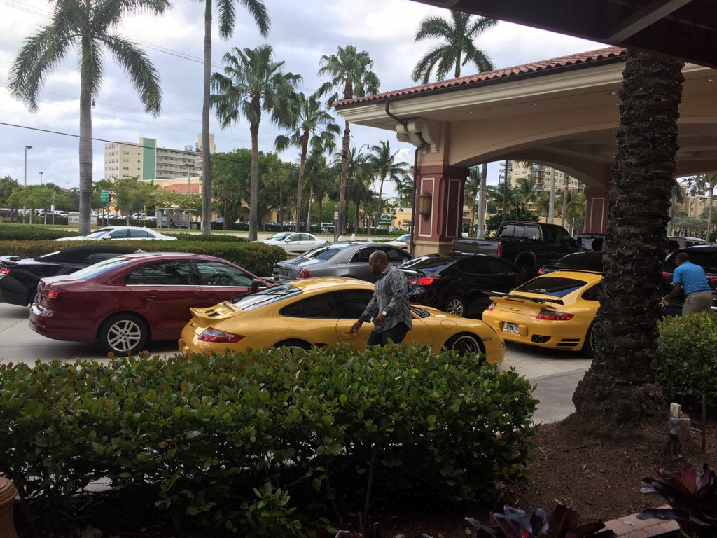 TobysSmith's tweet photo. Galleria Fort Lauderdale https://t.co/fe3GcYvyqb