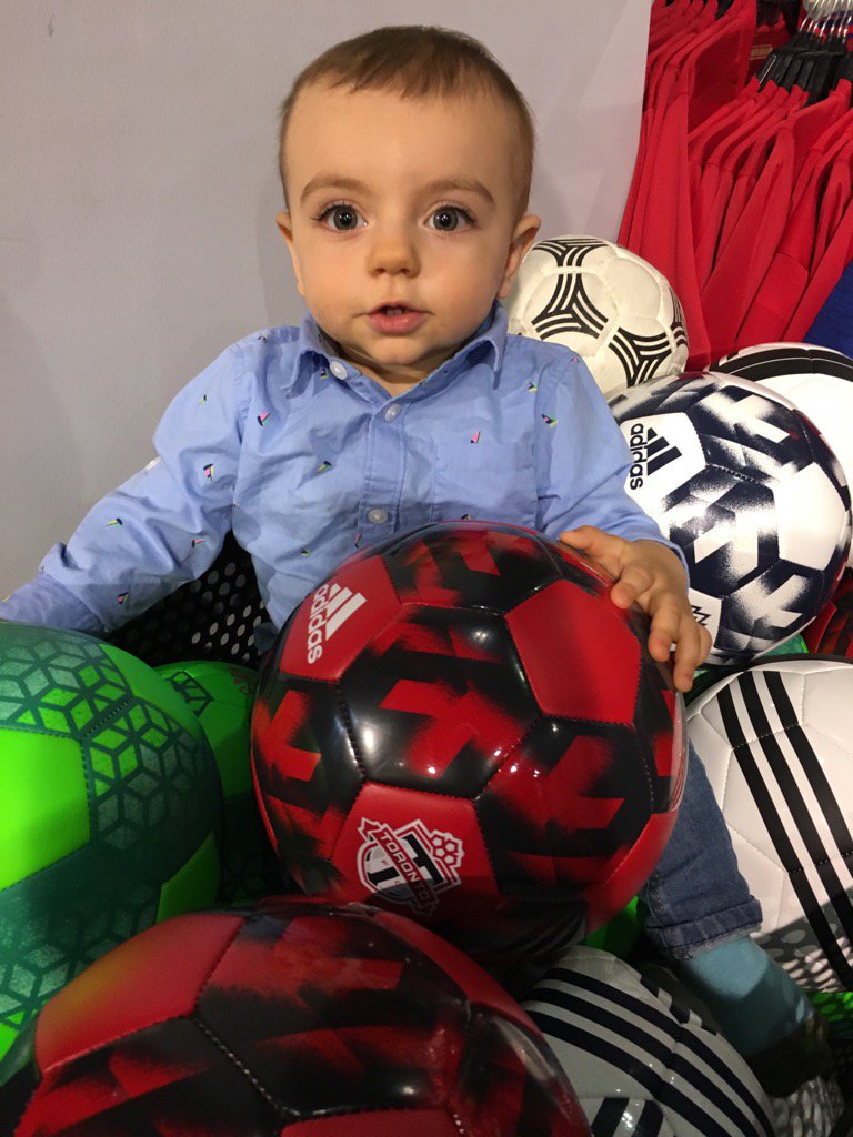 PeterMeffe's tweet image. Future #TFC striker! #GoRedGo