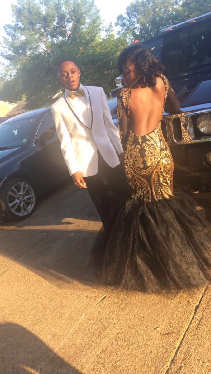 xx_reesiee's tweet photo. ✨ prom 2017 https://t.co/MXQyxiInxI