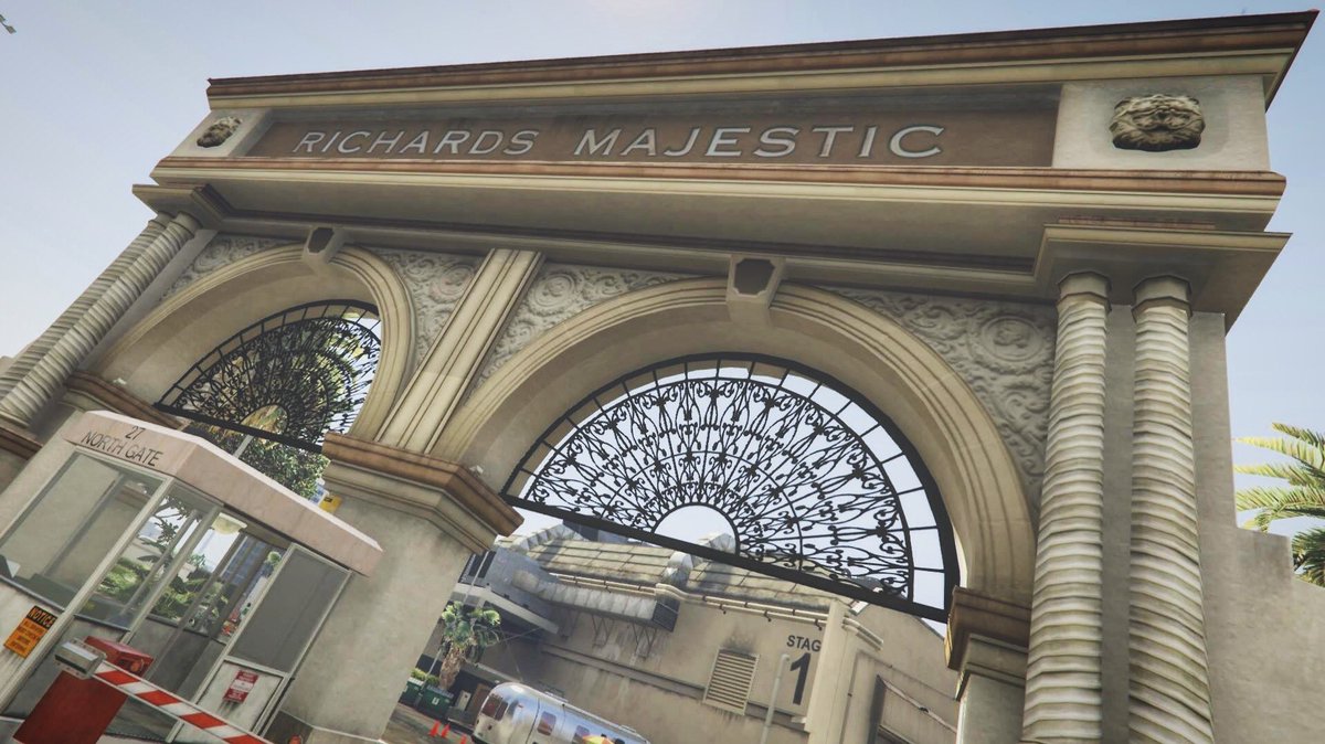 Vera Vanderpump tweet media