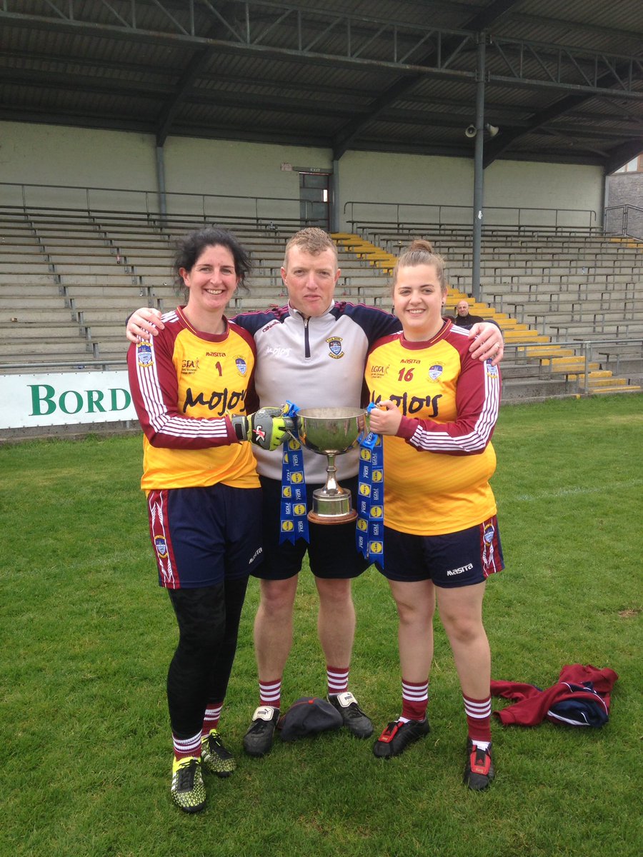 NoelHolohan's tweet photo. Goalies for life @WHLadiesGAA #SomeSave #keepersclub https://t.co/AQmdMWm9ib