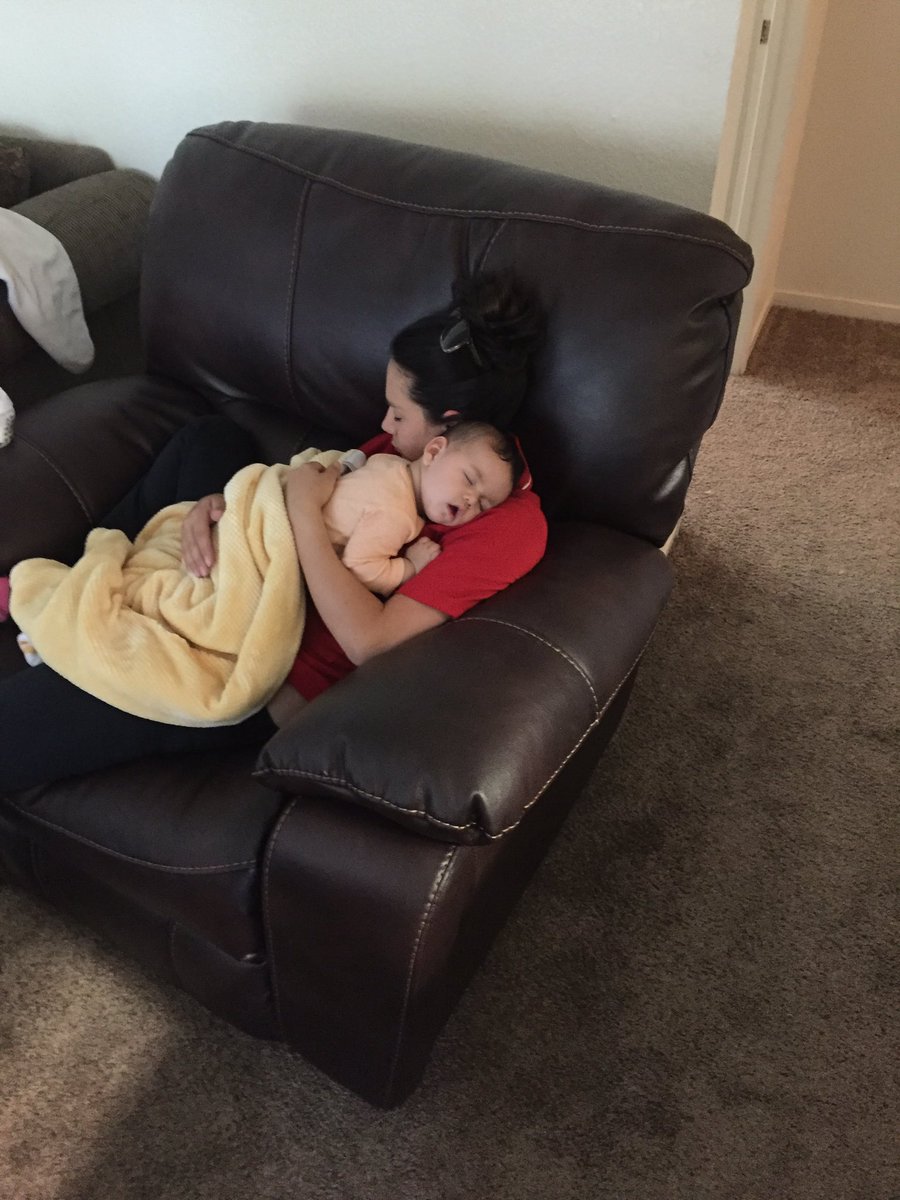 937Infamous's tweet photo. @meehbitch the best mom I could ever ask for my daughters I love you thanks for everything https://t.co/9VZBYxQCxH