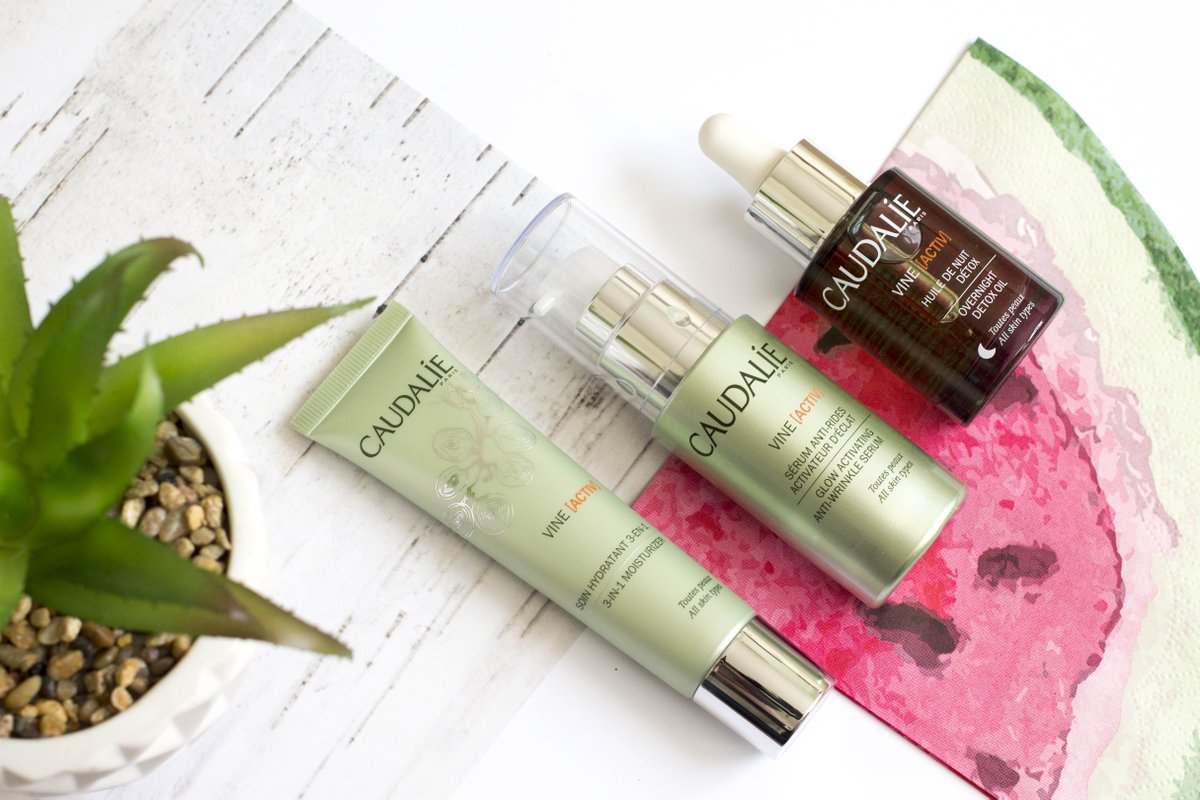 steph_smith100's tweet photo. Activate your glow! ⭐️🍇 Check out the stunning #VineActiv #skincare range from @CaudalieUK: https://t.co/3uYiDcfS9c 👈💁
#bbloggers #fblchat https://t.co/caFrzczO9e