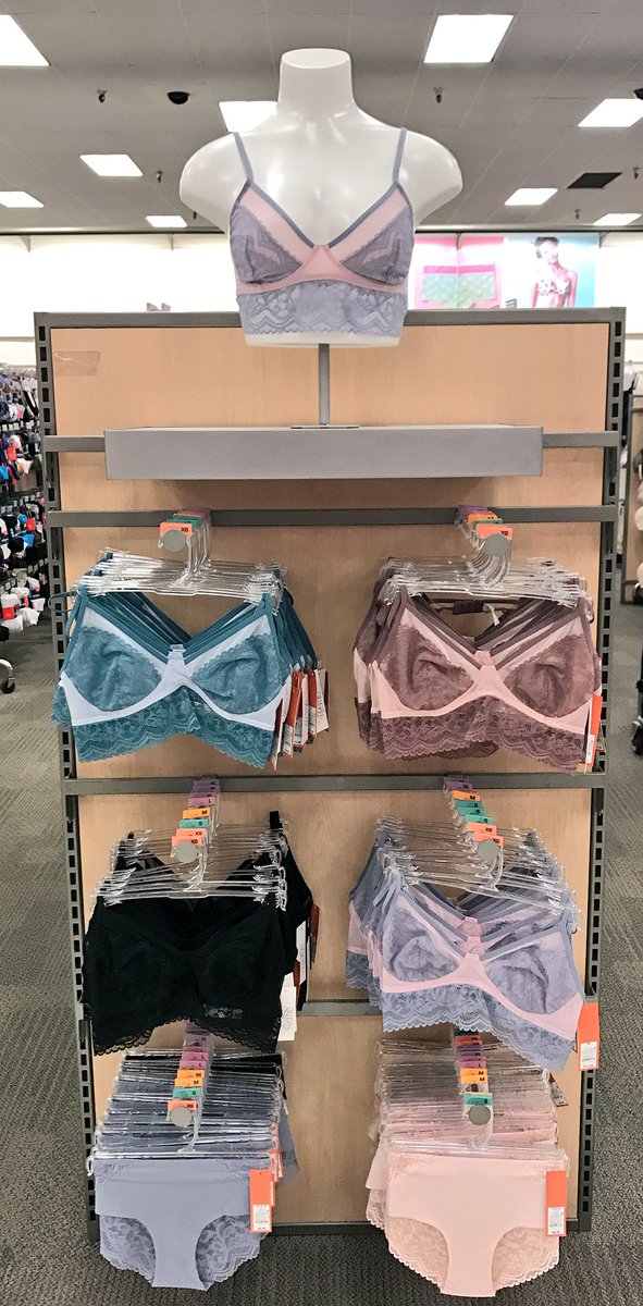 Wedding season calls for a boudoir   Spot! #273Style @tracyacurry1 <a href="/angel_yanke/">Angel</a> <a href="/Eustolio/">Eustolio Calderon</a>