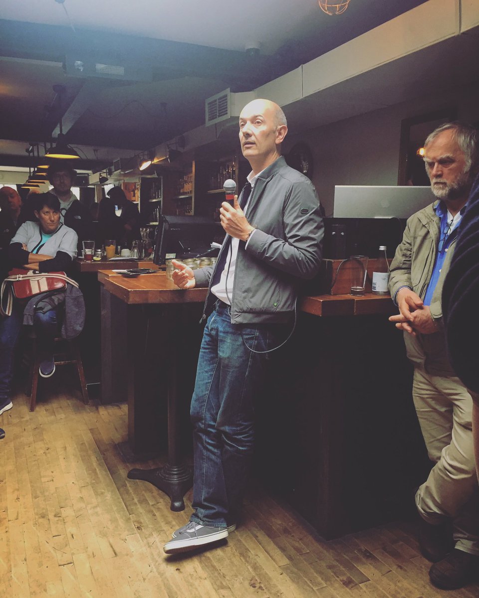 Renaissance_Mtl's tweet image. La campagne de @RolandLescure en deux mots? Ambition et pragmatisme !