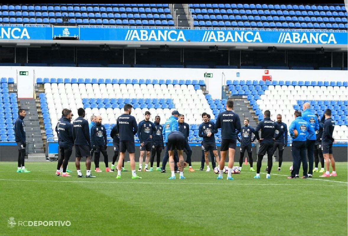 NachoMonsalve4's tweet photo. Somos de Primera! El Depor esta donde se merece! #GrandeAficion 🔵⚪🔵
#PRIMEIRAPARASEMPRE
#Anosaforza https://t.co/Dqfr4QfL74