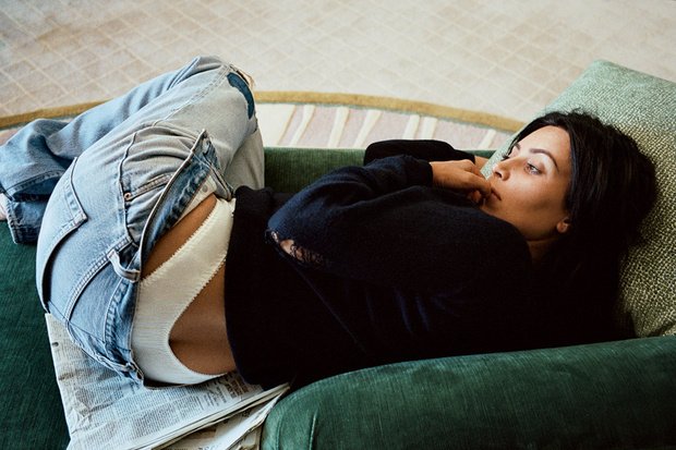VogueSpain's tweet photo. Este es el ejercicio que deberías hacer al final del día para tener más energía (y ser más feliz). Son solo 5 min. https://t.co/9rgqpAJqr7 https://t.co/woHn2xnh3u