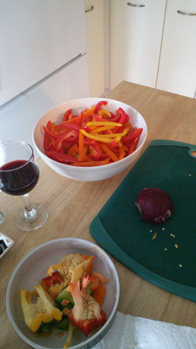LifeInDogLane's tweet photo. Prepping @LaurasKitchen 's rigatoni pepperonata! Has become one of our go to favourites. Crowd-pleaser every time! #lifeinthedoglane https://t.co/CYLyh7urNz
