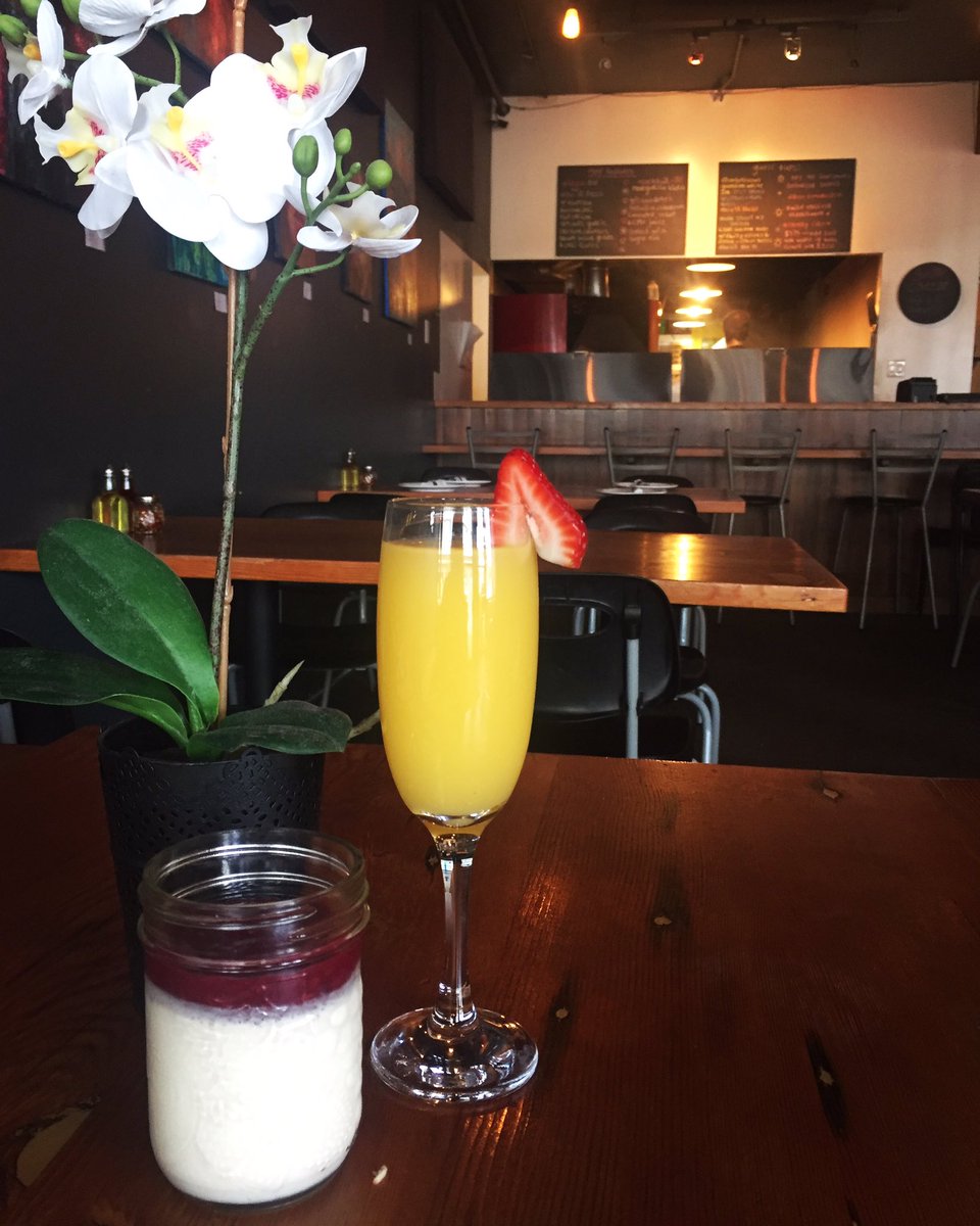 PizzaBarbarella's tweet photo. Happy #MothersDay2017 - great features prepared to help celebrate the lovely ladies in your life! Mimosas and homemade pannacotta all night! https://t.co/RTH6DG6Vlh