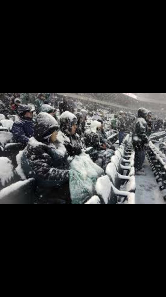 GI1985P's tweet photo. @matttuute @galuppogerardo @Facugoles mientras tanto así estaba la cancha de nob!! https://t.co/GEbESKH4nA