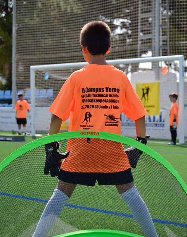 edpgoalkeeper's tweet photo. Nuestro III campus se acerca .... Te lo vas a perder? 👐🏻⚽️🔝 #edpgoalkeeperacademy https://t.co/YMCySFuwez